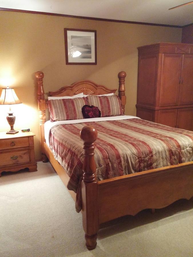 A Hyde Away Inn B&B Tok Exterior foto