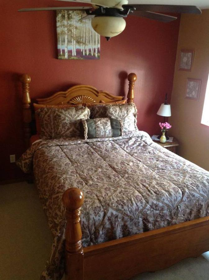 A Hyde Away Inn B&B Tok Exterior foto